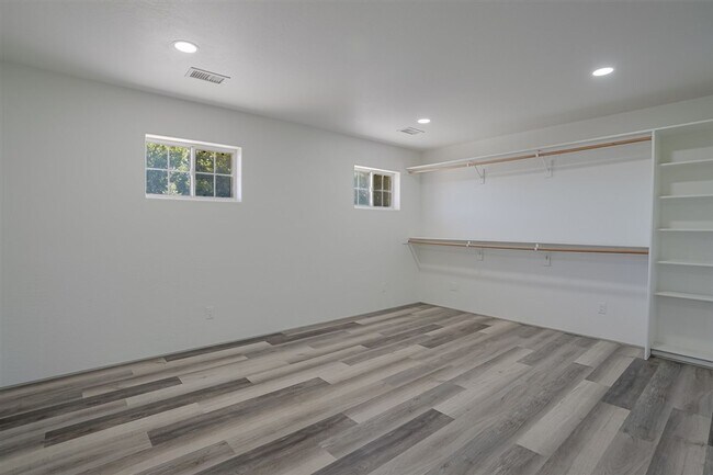 Building Photo - 3 bed 1 bath home in Prescott with utilities included