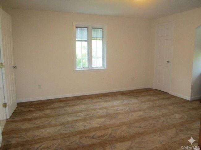 Building Photo - 64 Old Pond Rd