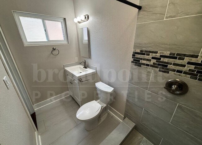 Building Photo - 5000 Macario Dr