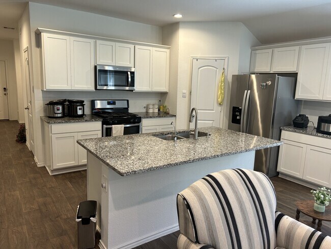 Building Photo - 3305 Cold Swan Ct
