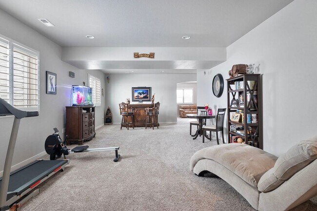 Building Photo - Gorgeous 5 Bed 3 Bath Home in North Loveland!