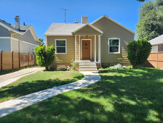Primary Photo - 1418 Denver St