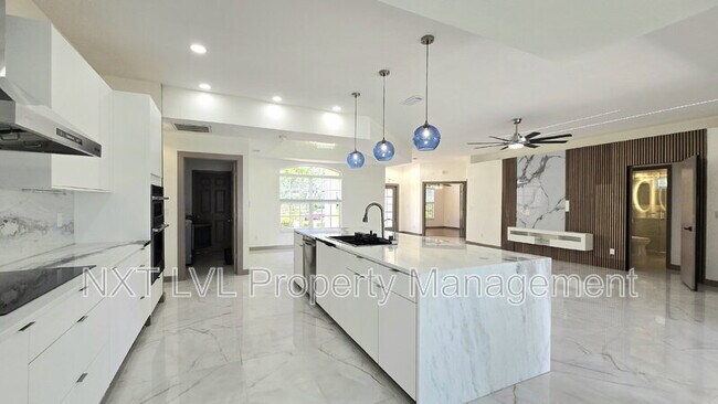 Building Photo - 511 SE 25th Terrace