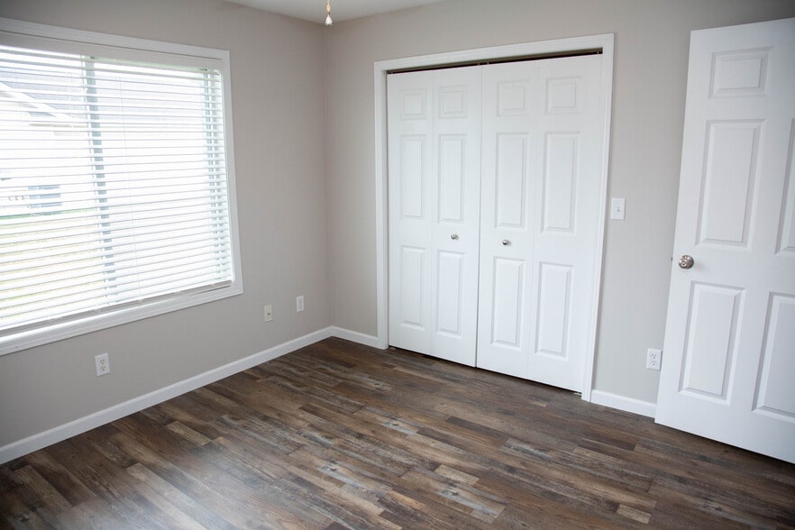 Building Photo - 2270 Fawn View Dr