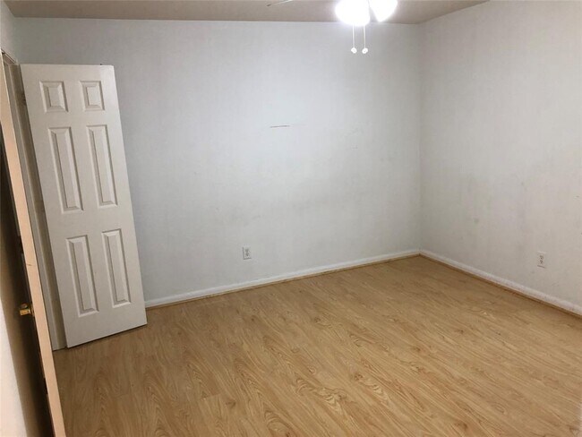 Building Photo - 8531 Ashford Green Ln