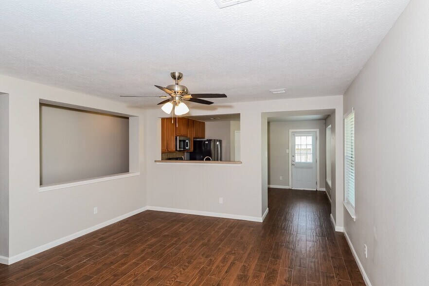 Building Photo - 7719 Balsam Crossing Ln