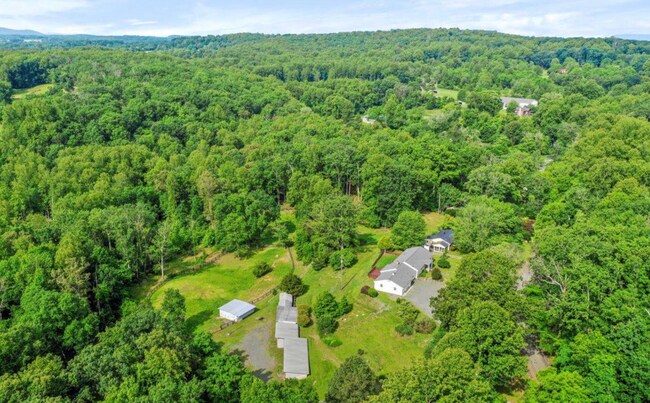 Building Photo - 6025 Coon Tree Rd