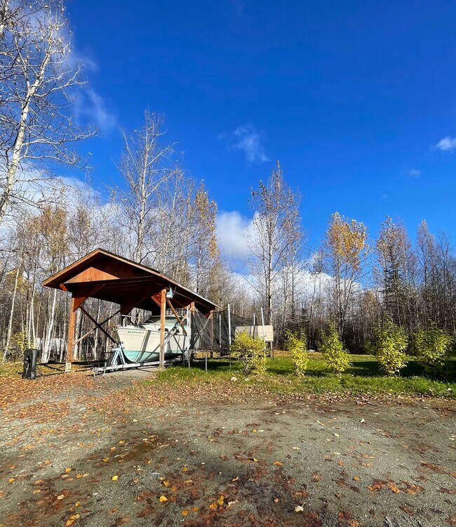 Building Photo - Ranch style 3bedroom/2 bathroom with an Ov...
