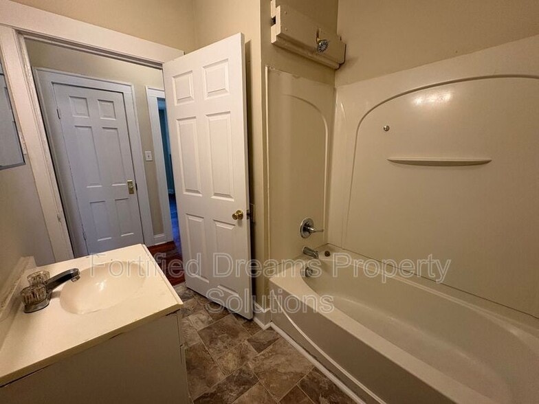 Building Photo - 2354 N Patterson Ave