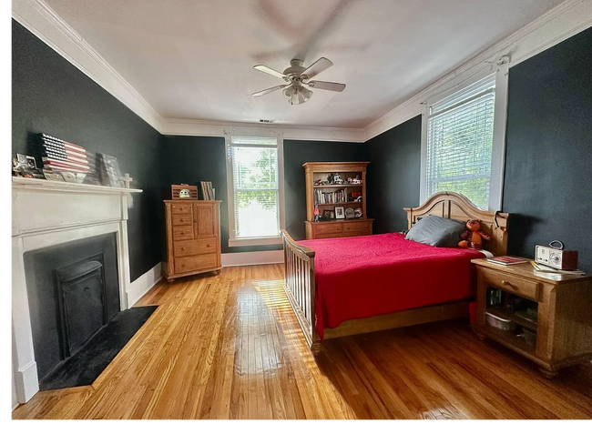 Building Photo - **Charming Small-Town Home Near Clark's Hi...