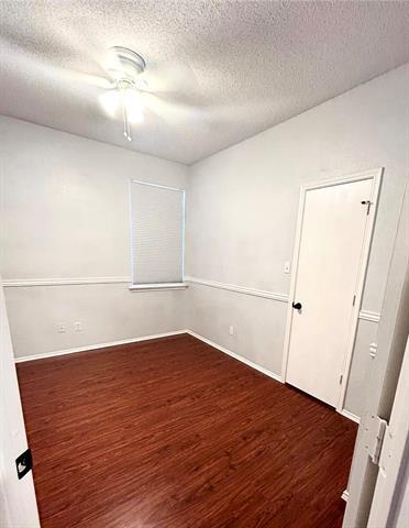 Building Photo - 7212 Park Creek Dr