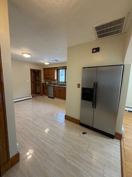 Building Photo - 33 Lafayette St