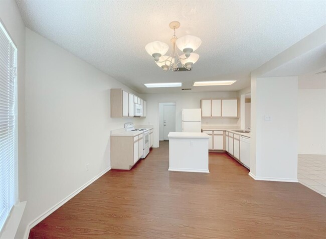 Building Photo - 2812 High Point Cove