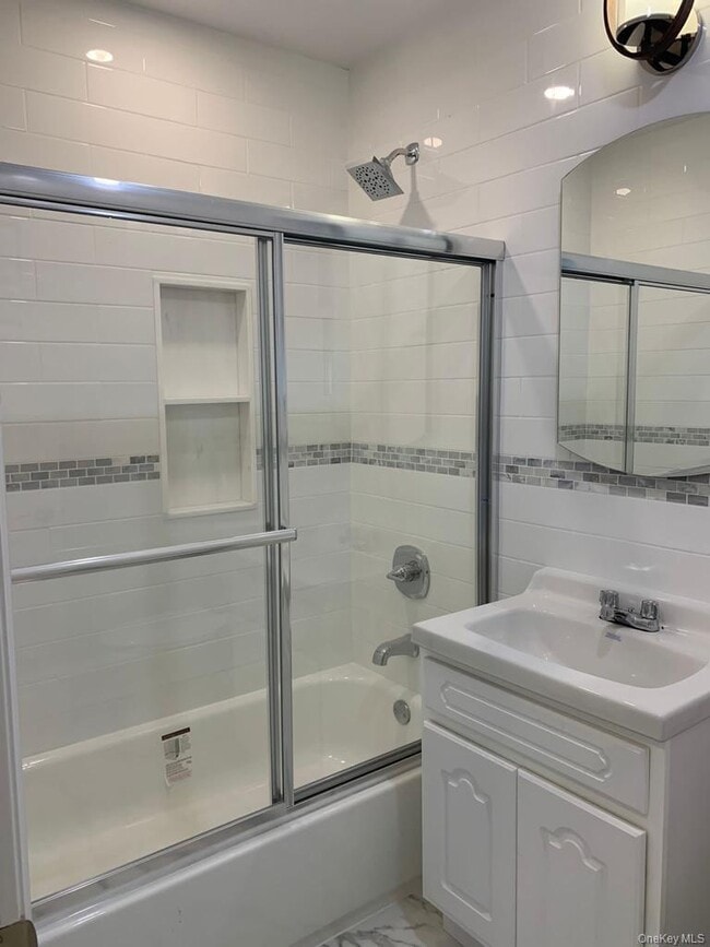 Building Photo - 4410 Baychester Ave