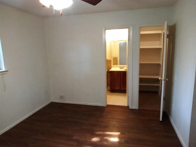 Building Photo - 907 Sirocco Dr