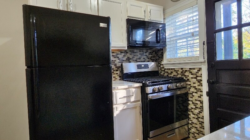 Building Photo - 1032 Sanford Ave