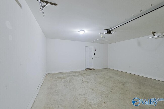 Building Photo - 59 Hideaway Ln