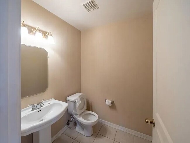 Building Photo - Spacious Golden Hill Townhome with 2-Car Garage & Canyon Views!