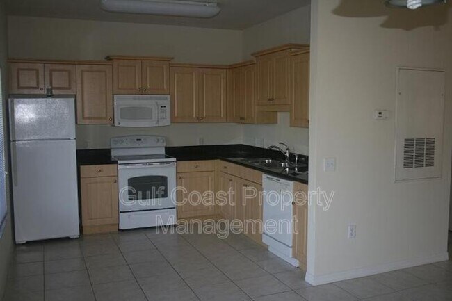 Building Photo - 7652 Plantation Cir