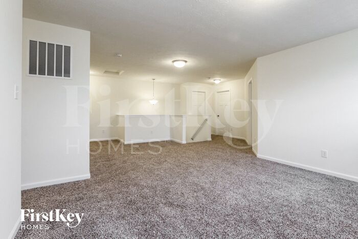 Building Photo - 7240 Lockford Walk N