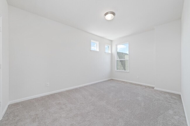 Building Photo - 142 Amaranth Wy