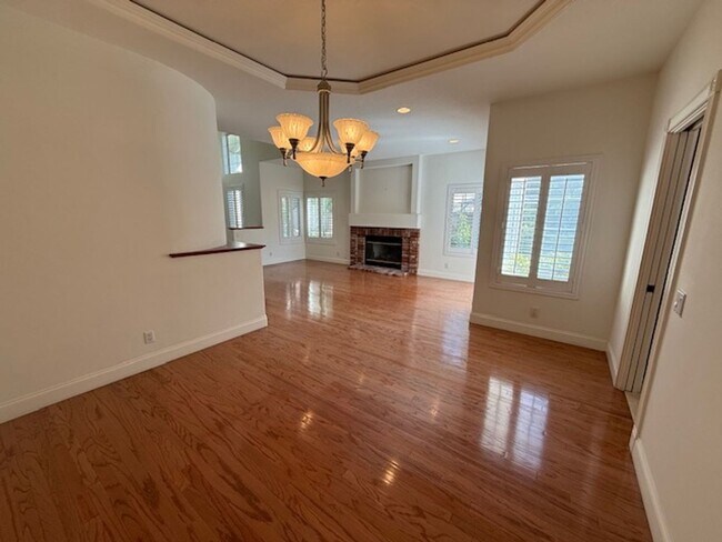 Building Photo - Over 3000 sq feet in Trabuco Canyon