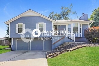 Building Photo - 3 Bedroom Pet-Friendly Home in Raymore, MO with Main Street Renewal