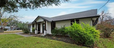 Building Photo - 212 Linda Ln
