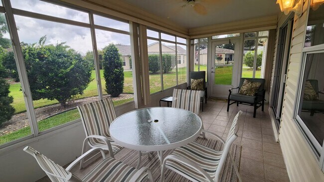 Building Photo - 916 Eastmont Ct