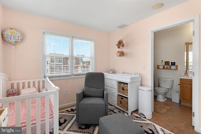 Building Photo - 2683 Edgemont St