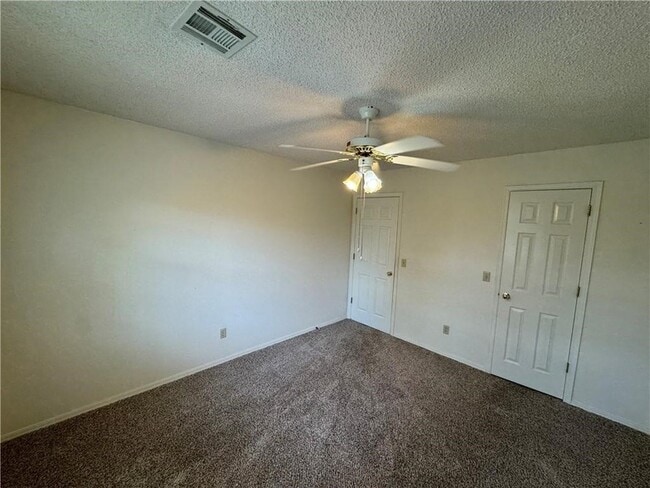 Building Photo - 314 S 11th Pl