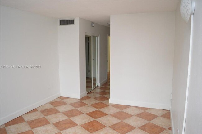 Building Photo - 1 bedroom in North miami FL 33179