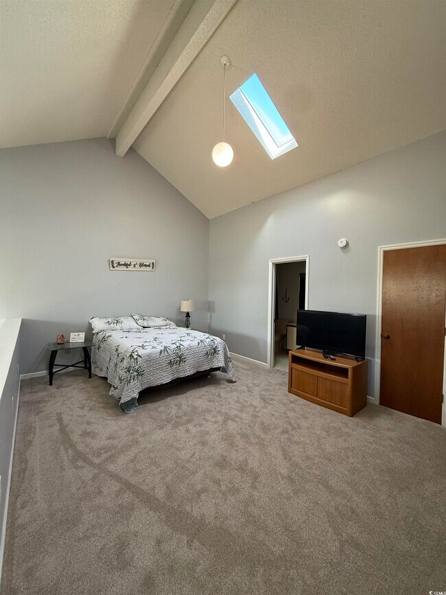 Building Photo - 1065 Plantation Dr W