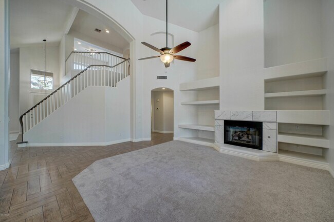 Building Photo - 6410 E Carolina Dr