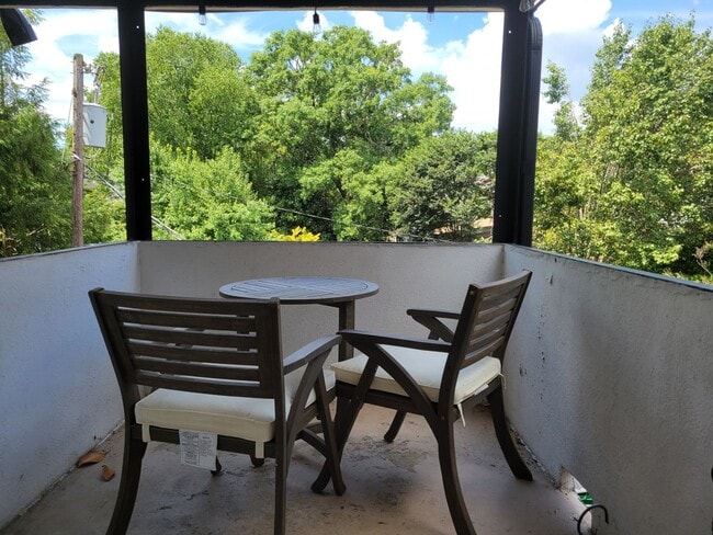 Building Photo - Fabulous, Furnished, Spacious 2BR with balcony in Alexandria