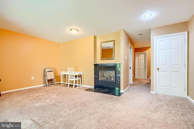 Building Photo - 30 Old Forge Ct