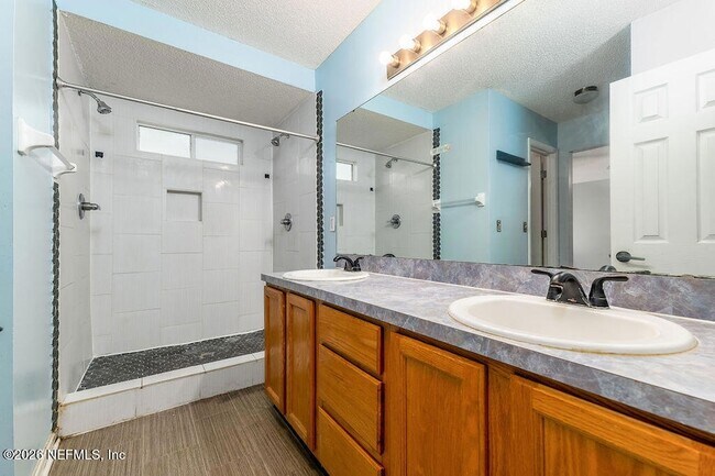 Building Photo - 3317 Cancun Dr E