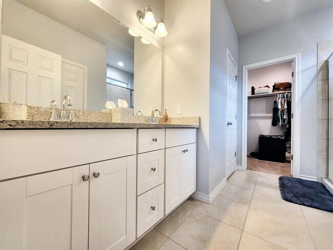 Building Photo - 3720 Soft Shore Ln