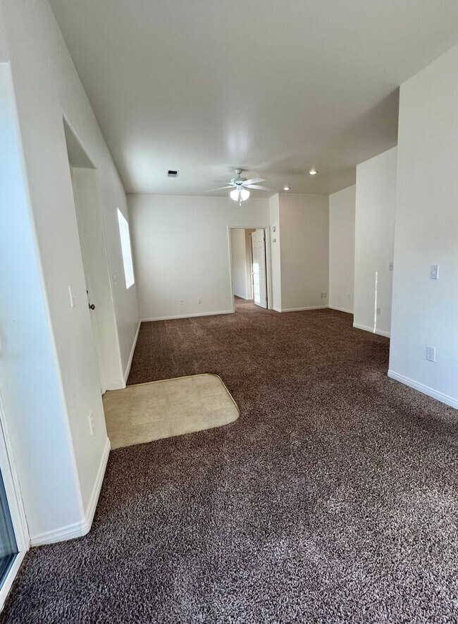 Building Photo - 712 Meadow Grove Ct