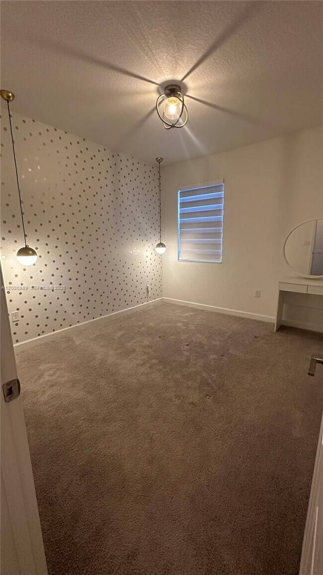 Building Photo - 3423 W 110th St