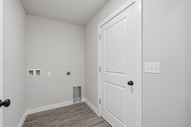 Building Photo - Modern Duplex Living | $2,550 | Available June 5 Near Stargate