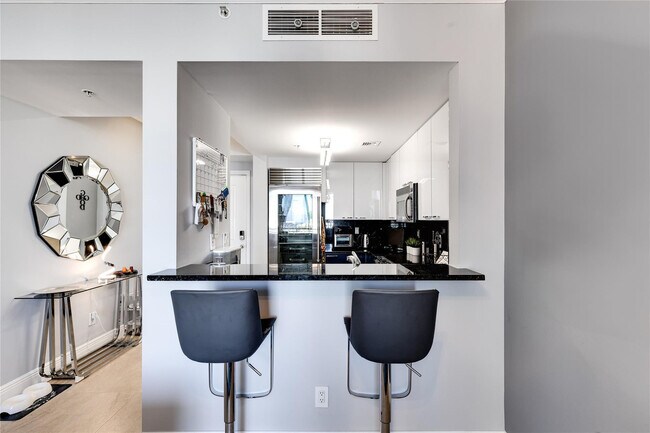 Building Photo - 511 SE 5 Ave