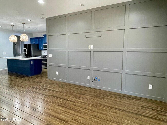 Building Photo - 26880 N 99th Dr