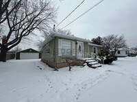 Building Photo - 740 Lyles St SE