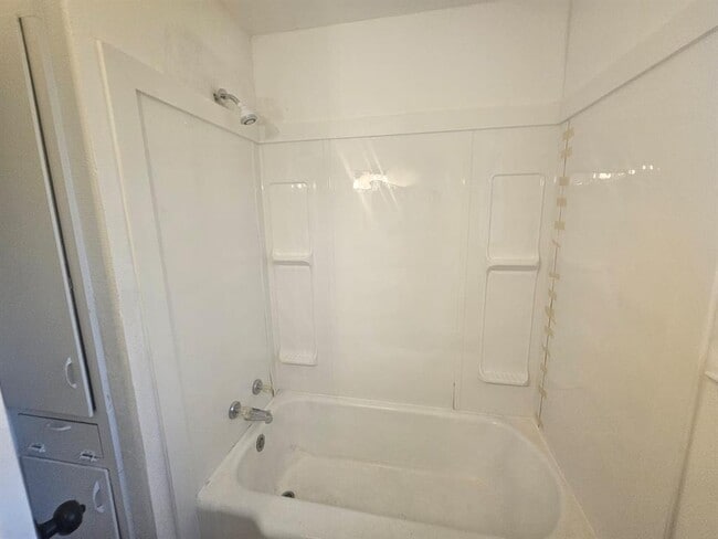 Building Photo - 1300 Hondo St