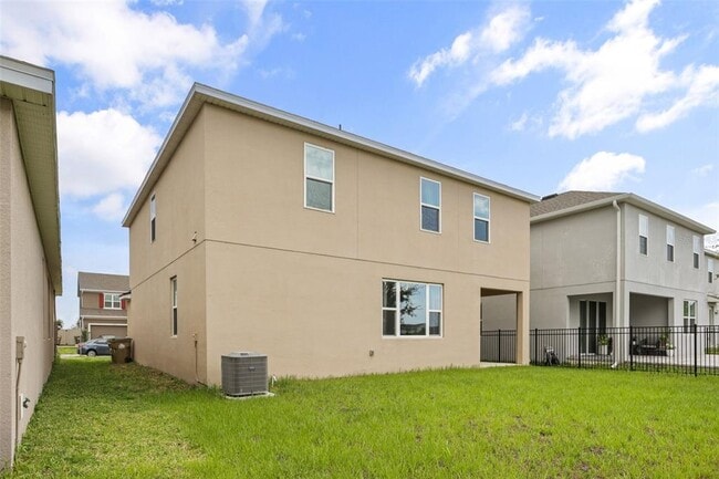 Building Photo - 14452 Crestavista Ave