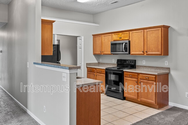 Building Photo - 553 Rose Cottage Cir