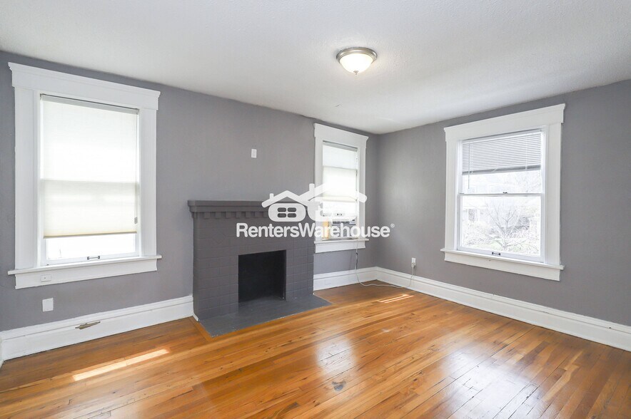 Building Photo - 4105 Oak St