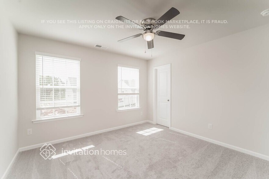 Building Photo - 6463 Fairfax Ct