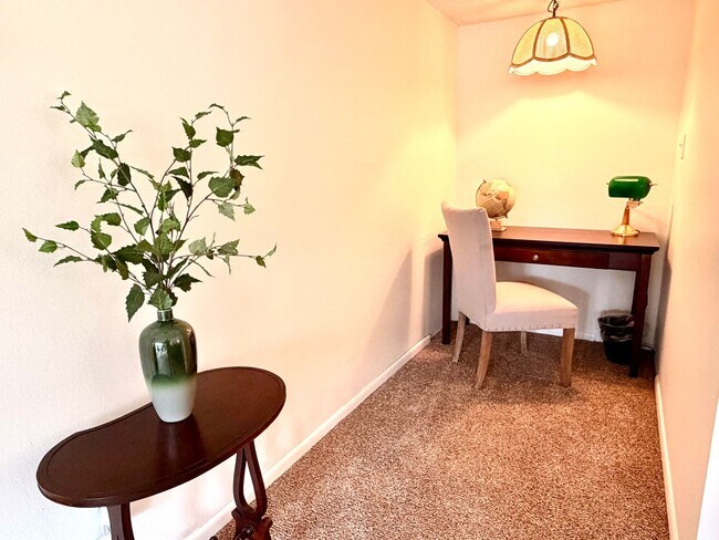 Building Photo - Cozy & Private Fircrest Unit with Garden Space